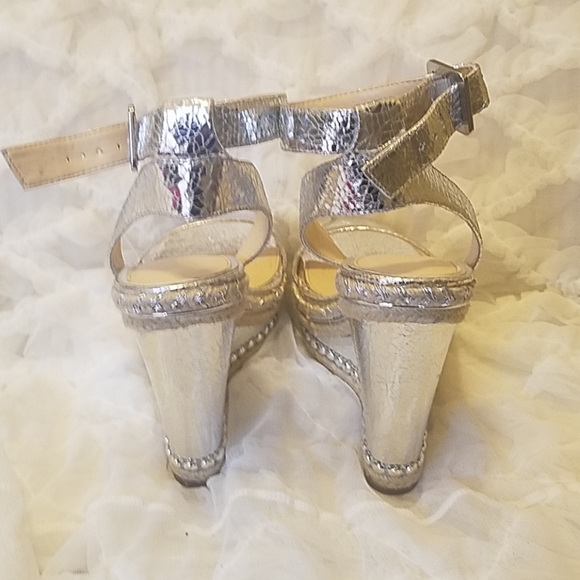 Heels - Picture 4 of 4